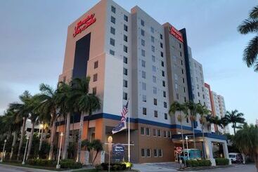 호텔 Hampton Inn & Suites Miamiairport Southblue Lagoon