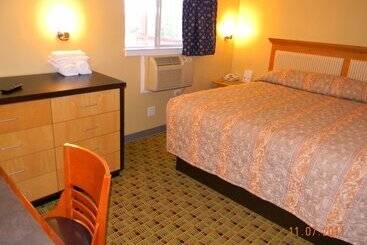 فندق Stay Inn & Suites   Stockbridge