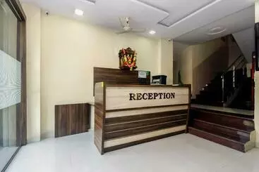 Hotelli Oyo 23656 Parimeet