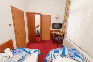 ベッドアンドブレックファースト Inselhotel Ihnken