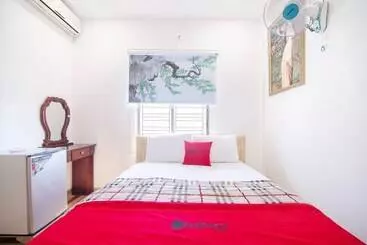 Hotel Reddoorz @ Saigon Train Station