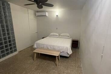 پانسیون The Emerald Pr