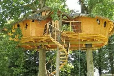 ベッドアンドブレックファースト Insolite Dans Les Arbres Les Ormes, Epiniac