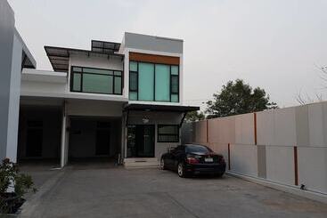 Hotel The Room 24 Resort