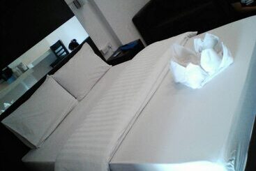 هتل The Room 24 Resort