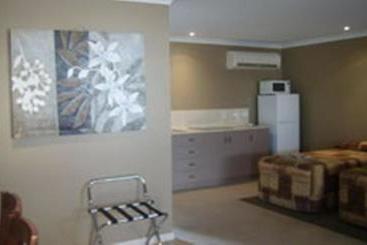 فندق على الطريق Cosmos Country Motor Inn