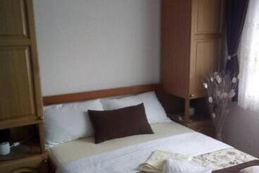 פנסיון Apartments And Rooms With Parking Space Jezerce, Plitvice   17768