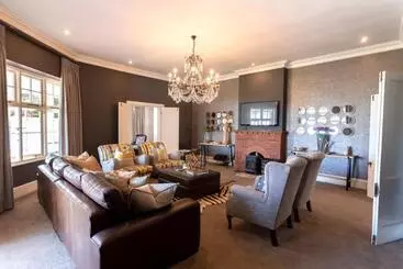 پانسیون Taunton Manor