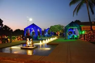 Manas Resort With Petting Zoo