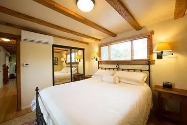 Отель Blue Iguana Inn