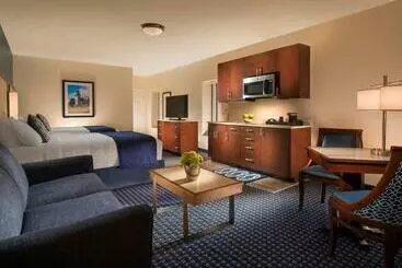 酒店 Bristol Harbor Inn