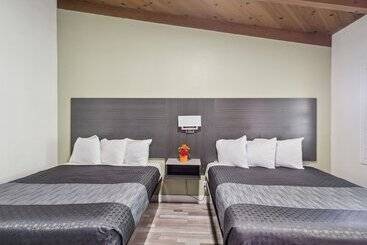 Otel Discovery Inn Monterey Bay