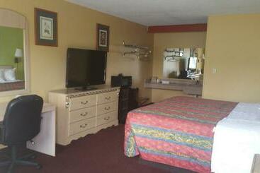 בית מלון כפרי Economy Inn & Suites