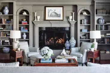 هتل The Bellmoor Inn And Spa