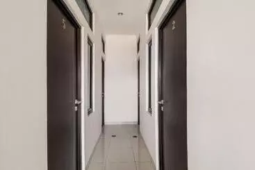 Hotel Oyo 3256 Rukost I8