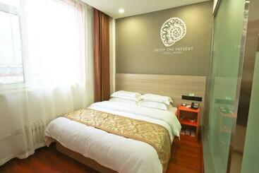 בית מלון כפרי Shell Yizhou Yifu District Railway Station