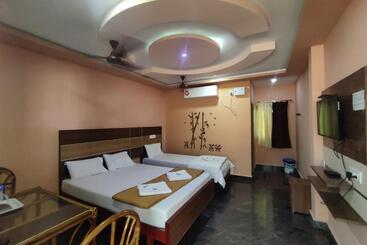 Hotel Sri Murugan Beach Paradise