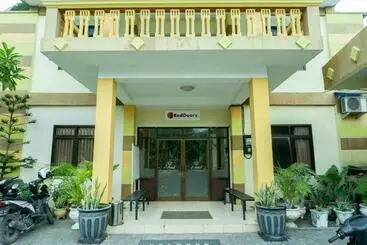Majatalo Reddoorz @ Gatot Subroto Ende
