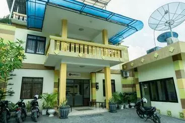 Majatalo Reddoorz @ Gatot Subroto Ende