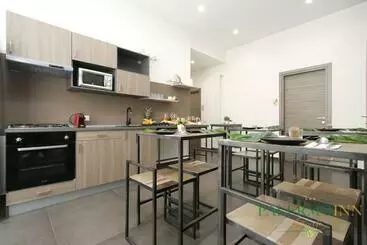 تختخواب و صبحانه Palermo Inn Suite