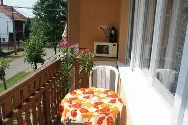 پانسیون Róna Vendégház