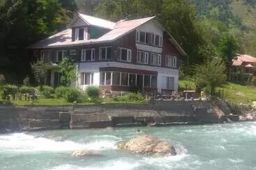Hotel White House