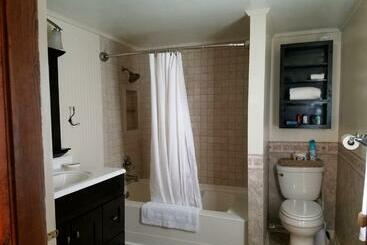 הוסטל Hocking Hills Inn