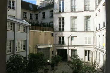 Bed & Breakfast Studio Seine Odeon Citycosy