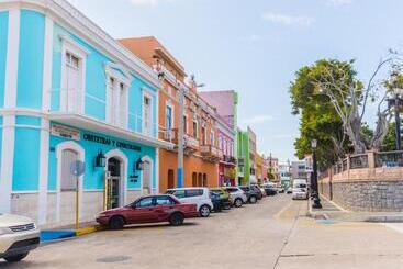 هتل Discovery Inn & Suites At 681 Ocean Drive