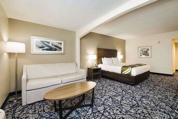 هتل Quality Suites Houston Hobby Airport