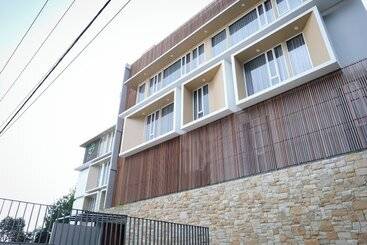 Facade Hotel By Azana