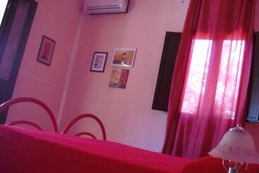 Bed and Breakfast Domu De Palla