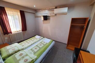 Forró Fogadó & Bauer Bistro