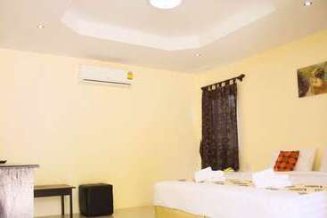 Hotel Lake Scene Resort