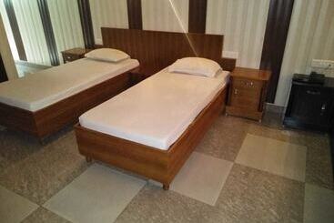 בית מלון כפרי Seven Star