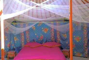 Отель Verdon Yourtes Camping à La Ferme