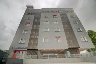 Hotel Super Townhouse Balewadi