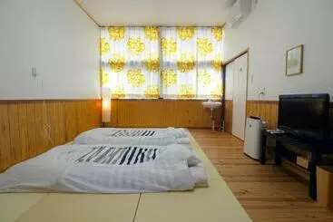 Pension (Hôtel basse catégorie) Mikan