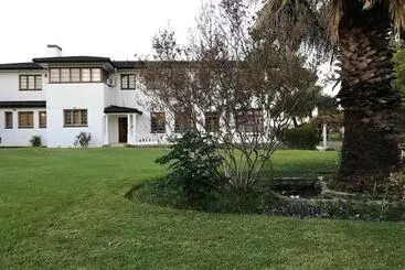 ペンション Dellville Country House