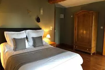 Pension  Le Chateau De Penin