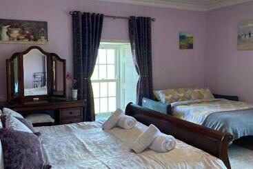 צימר Bealkelly Country House