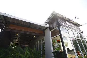 Hotelli Oak Nat Coffee And Resort