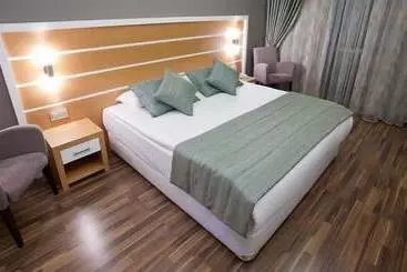 Fourway Hotel Spa & Restaurant