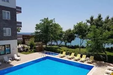 Hotel Troas Beach