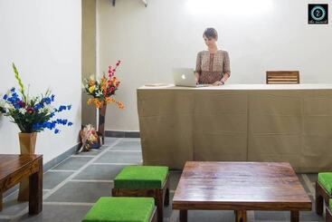 מלון דירות The Raveesh