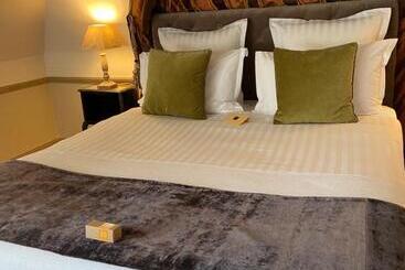 مبيت وإفطار Le Manoir De Maucartier