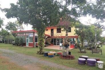 Hotel Suwanalak Resort