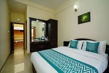 Hotel Peters Hill View  Residency