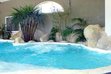 فندق De La Louee