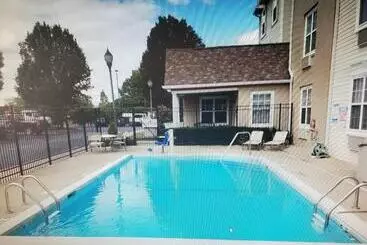 هتل Hawthorn Suites By Wyndham Louisville North